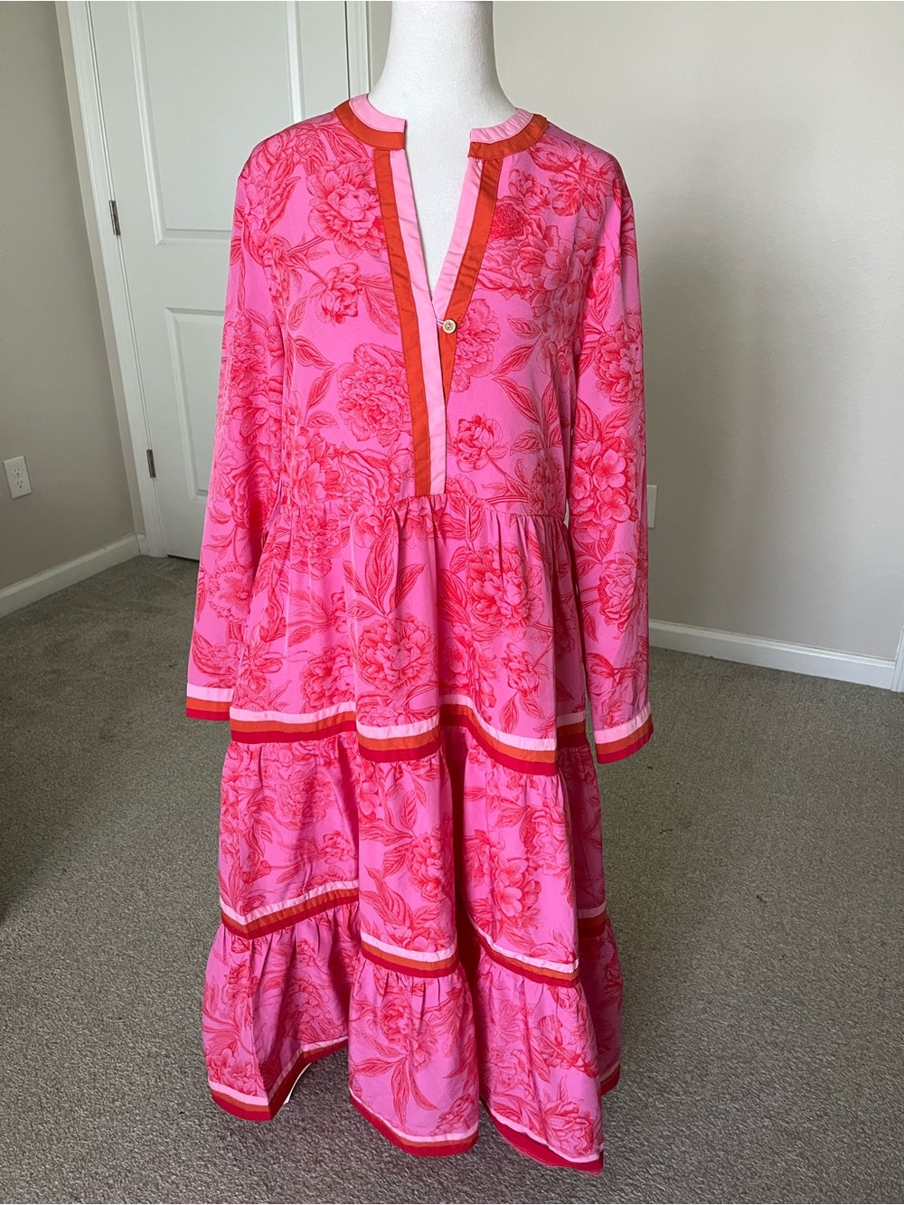 NWOT TCEC Pink Floral Tiered Long-Sleeve Dress with Contrast Trim Size Medium
